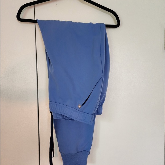 Figs Men’s Ceil Blue Tansen Jogger Scrub Pants Large - Picture 2 of 2